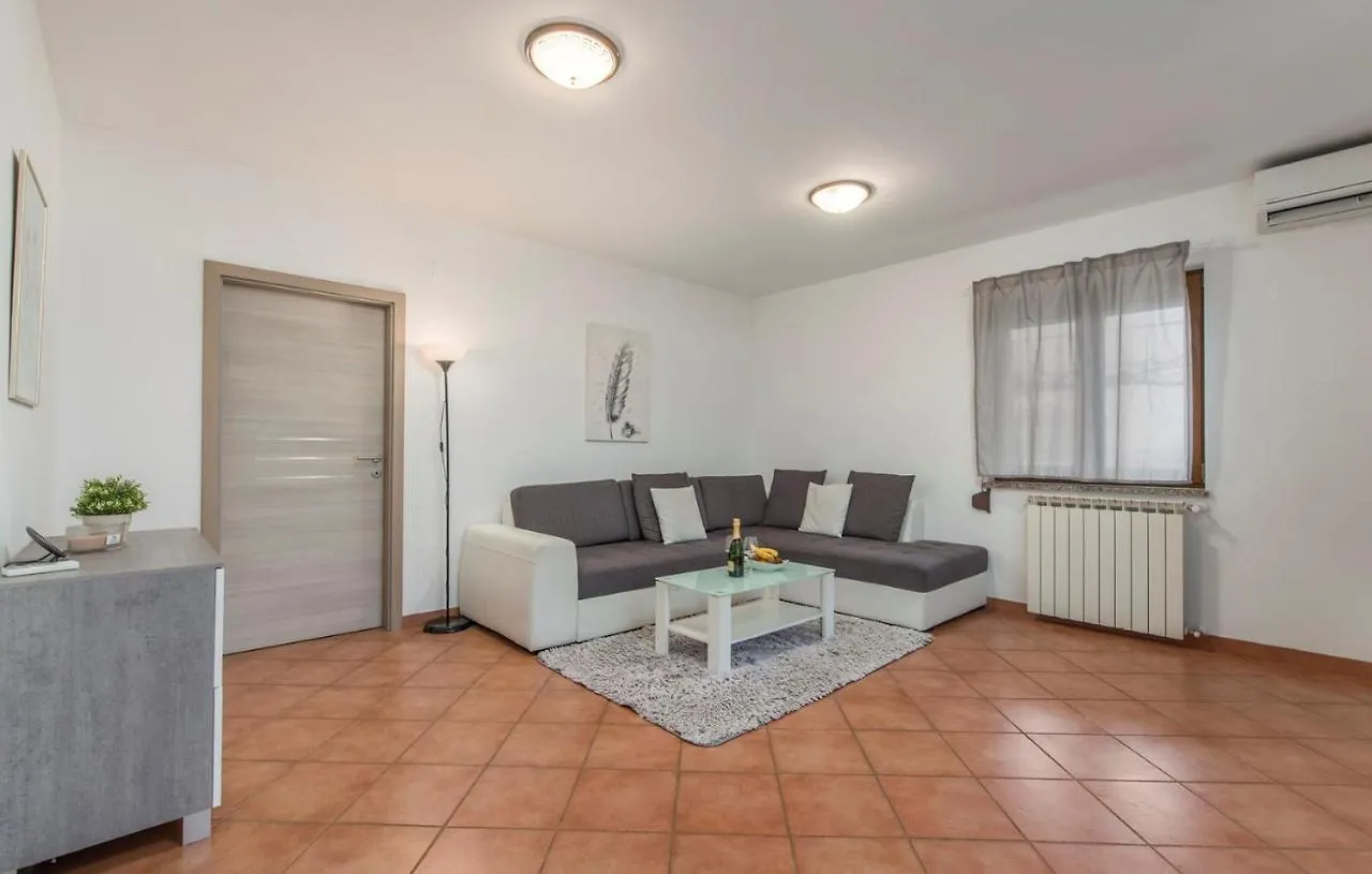 Apartment Narcisa With Terrace Umag 0*,  Kroatië