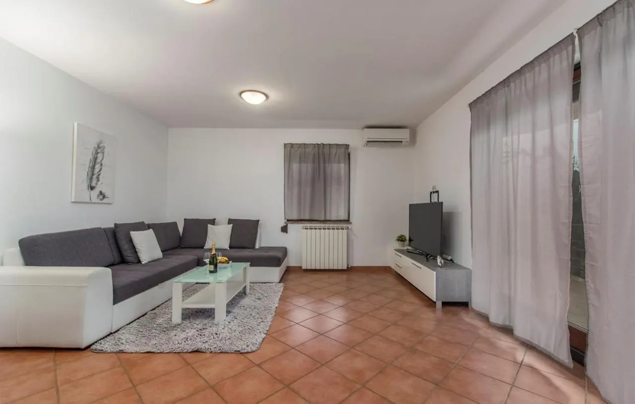 Apartment Narcisa With Terrace Umag 0*,